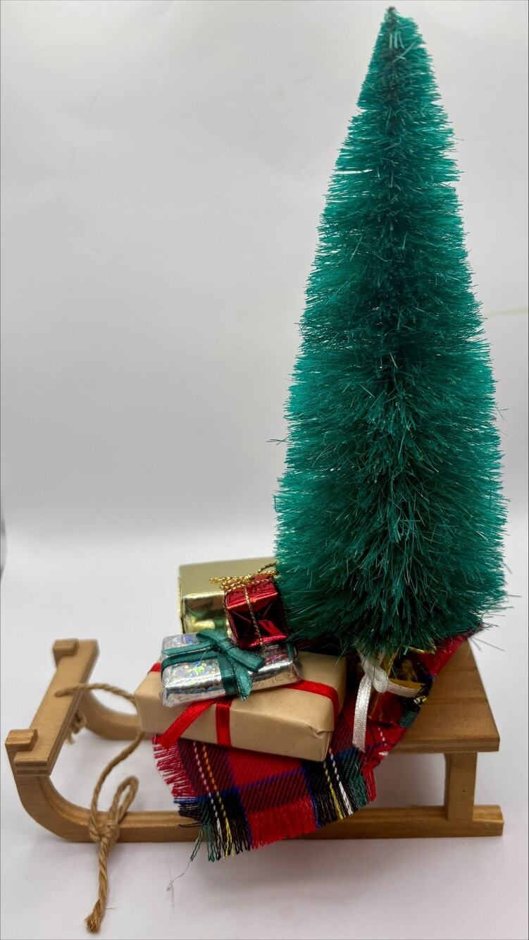 Byers Choice Snow Sleigh With Christmas Presents And Tree